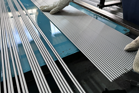 �Ѱ�����