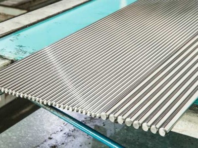 ��������������ĸ�Ԫ��