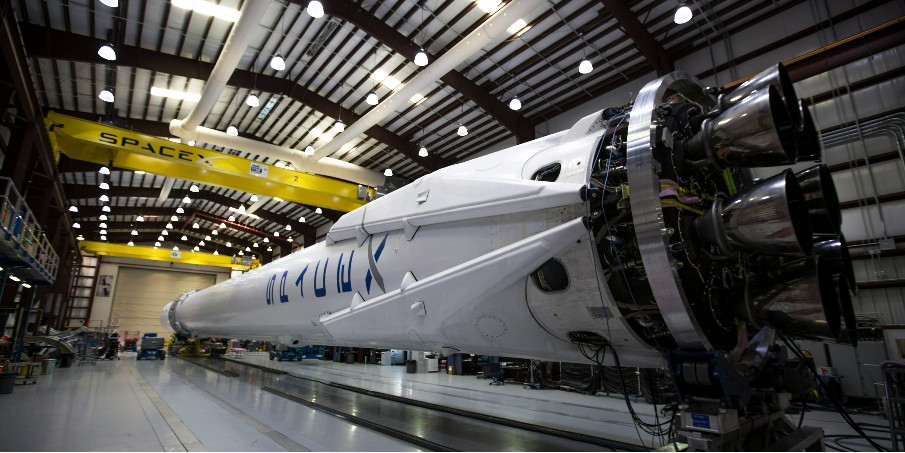 ���պ���